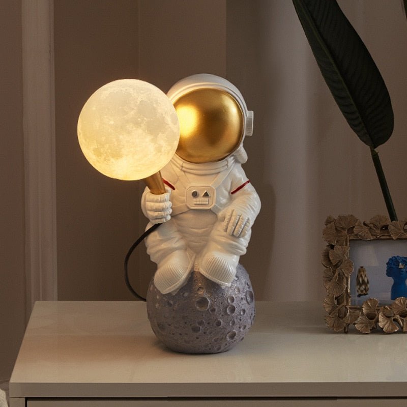 Astronaut Lamp