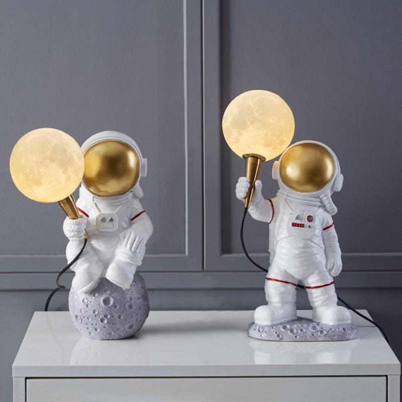 Astronaut Lamp