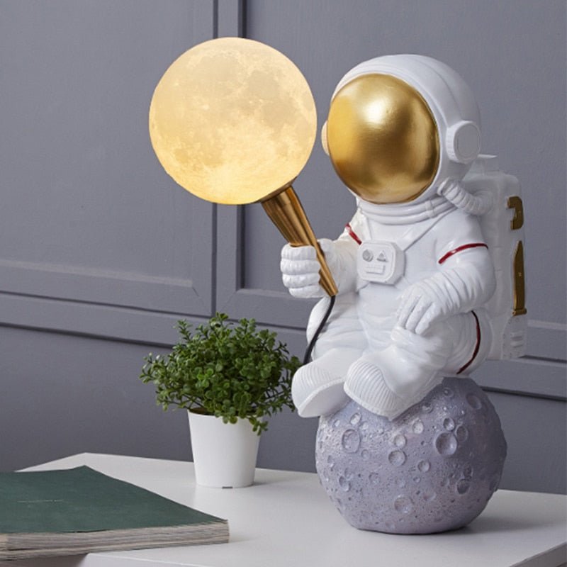 Astronaut Lamp